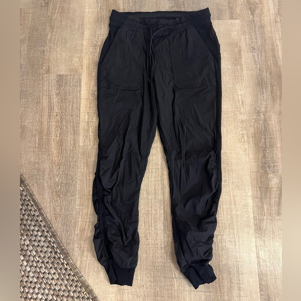 Women’s Lululemon black joggers